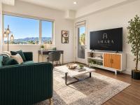 Top Floor Hollywood 1BR Condo with Views - B&B Los Angeles