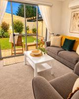 Private Coastal Apartment & Garden Perfect for Two - B&B Quinns Rocks