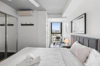 Modern Homely 2BR APT w Parking Bowen Hills - B&B Brisbane