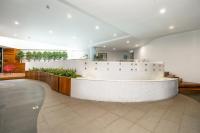 Kingston Foreshore Apt with Water Views - Hosted by Canstay - Chambres d'hôtes Kingston