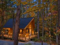 Romantic Cabin Fireside Jacuzzi Hot Tub - B&B Sevierville