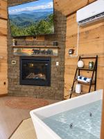 Romantic Cabin Fireside Jacuzzi Hot Tub - B&B Sevierville