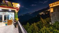 Hotel rainbow rays a selfie point by rudra group - B&B Jāmb