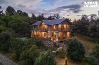 StayVista at Hill Story with Mountain View, Garden - Ferienwohnung Muktesra