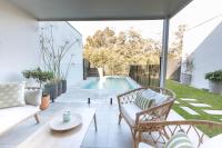 Contemporary Home with Pool 15mins to Beach 20mins to Australia Zoo - B&B Mount Isa