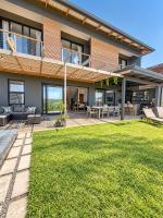 Stylish Modern Home in Salta Sibaya, Umdloti - Bed and Breakfast eMdloti