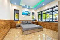 Queen Room with Pool View