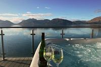 Loch Linnhe Waterfront Lodges with Hot Tubs - Chambres d'hôtes Glencoe