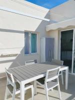 Red Hibiscus Corralejo Center iRent Fuerteventura - B&B Corralejo