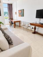 5 adultos, 2 quartos, Apartamento espaçoso em Copacabana, 5 minutos da Praia, metrô na Porta e garagem - B&B Rio de Janeiro
