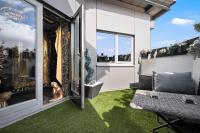 Opulent Luxury Penthouse - City Centre - 2 Bedrooms - Multiple Balconies - 2 Secure Parking Spaces 38W - Bed and Breakfast Birmingham