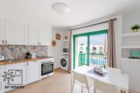 Seascape Pool View & WiFi by iRent Fuerteventura - Bed and Breakfast Corralejo