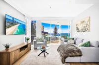 Pacific Views Beachfront 2BR Apartment with Parking, Pool, Views - B&B Gold Coast