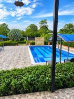 Hermosa Casa de campo grande con aire acon,wifi,piscina,billar !villa ensueño ! - B&B Carmen de Apicalá