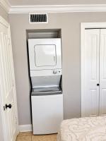 Pool - Walk to LSU - WD - TV in bedroom - Gated - B&B Baton Rouge