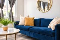 Luxury 2BR Apartment Great Area with Parking - B&B Glendale