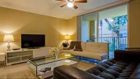 Cozy Modern Retreat at The Yacht Club Aventura 3405 - B&B South Holland