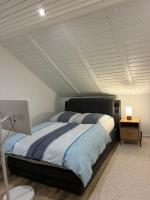 Klimatisierte Dachgeschoss-Unterkunft in Speyer - Bed and Breakfast Speyer