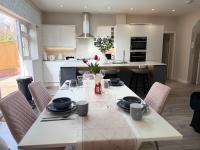 Long Term Stays, Hot Tub, Private Parking - B&B Orpington