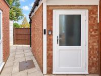 Modern Windsor Studio with Free Parking - Bed and Breakfast Windsor