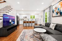 Luxe 3BR | Free Parking | Harvard/BU | ROKU TV - B&B Boston