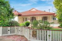 Ayr House - Echuca Holiday Homes - B&B Echuca