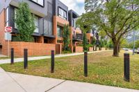 Contemporary Tri-Level APT in a Prime Central Spot - Hosted by Canstay - Ferienwohnung Canberra