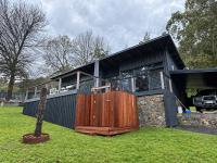 Sunset View House - Rustic Outdoor Bathhouse, Walk to Town - Ferienwohnung Warburton