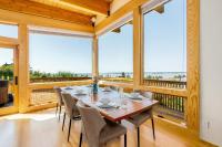 Award-Winning Anchorage Kitchen w Cook Inlet Views - B&B Anchorage