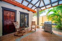 Villa Helena Hermosa private 3-bdr resort pool - Bed and Breakfast Playa Hermosa