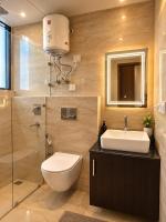 The Sun Modern Couple-Friendly Studio - Ferienwohnung Ghaziabad