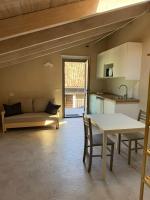 Studio mit Balkon