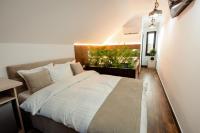 King Room with Spa Bath
