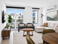 Spacious 3BR / 2BA | Parking - Bed and Breakfast Boston