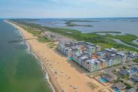 Sojourn 3BD2BA with Balcony 3 Pools Beach Access - B&B Virginia Beach