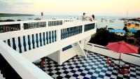 Galapagos Family Vacation 3 bedrooms 7 guests Centrally located and ocean view - B&B Puerto Ayora