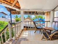 Deluxe Double Room with Side Sea View