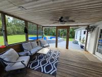 Jacksonville Ranch with private Hottub and Pool, stocked Pond, Bike and Hiking trails - Chambres d'hôtes Maysville