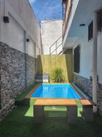 Casa con Piscina - 3 dormitorios, 2 baños - Entrada Autónoma - Wifi veloz - B&B Mendoza