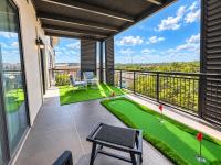 The Nomad Domain Rolex Building - B&B Austin