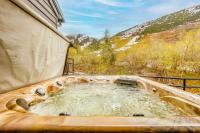 Three-Floor Slopeside Condo w Direct Mountain Views - Ferienwohnung Girdwood