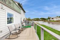Elegant Anchorage Lakehouse w Direct Water Access - Chambres d'hôtes Anchorage