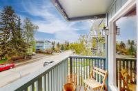 One-Bedroom Loft in Anchorages Bootlegger Cove - B&B Anchorage