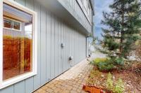 One-Bedroom Loft in Anchorages Bootlegger Cove - B&B Anchorage