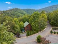 3 King Ensuites -Fire Pit-Hot Tub-Sleeps up to 12 - B&B Sevierville