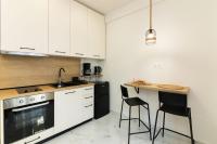 Almond Jacuzzi Suites - Private Indoor Jacuzzi - Self Check-In - Free & Easy Street Parking - B&B Thessaloniki