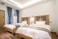 Twin Room with View