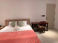Deluxe Double Room (2 Adults + 1 Child)