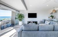 10 Andari Sunshine Beach Beachside Luxury Home - B&B Sunshine Beach