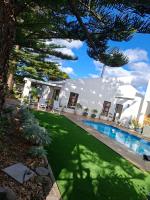 Pine-Tree Main Home - B&B Cape Town